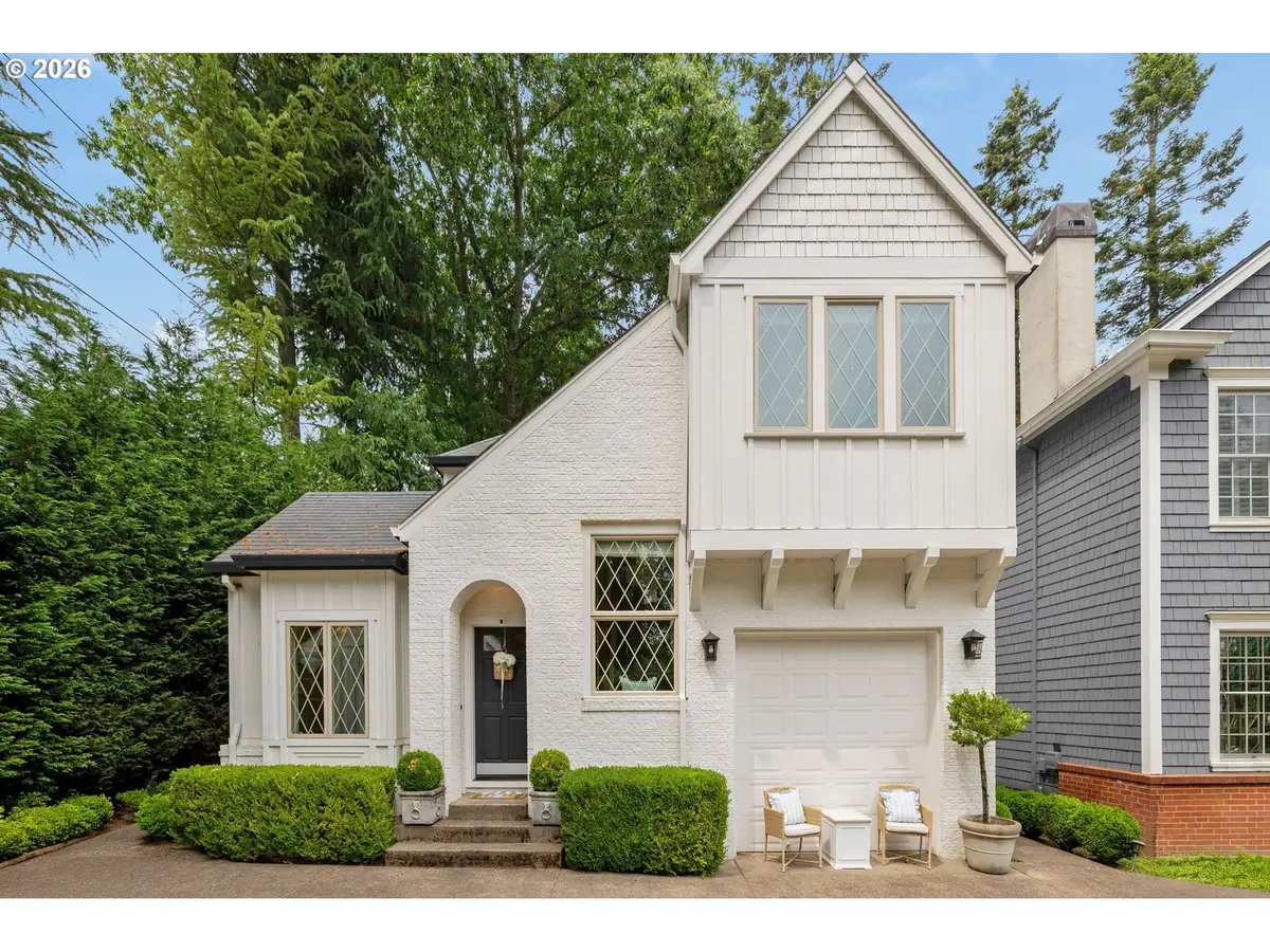 6437 SW Raleighwood Ct, Portland, OR 97221 - #1