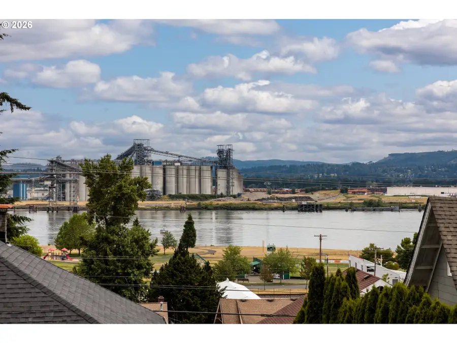 415 W D St, Rainier, OR 97048 - #3