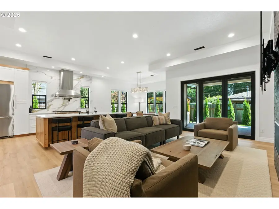 4610 Kenthorpe Way, Northwest Clackamas, OR 97068 - Image #2