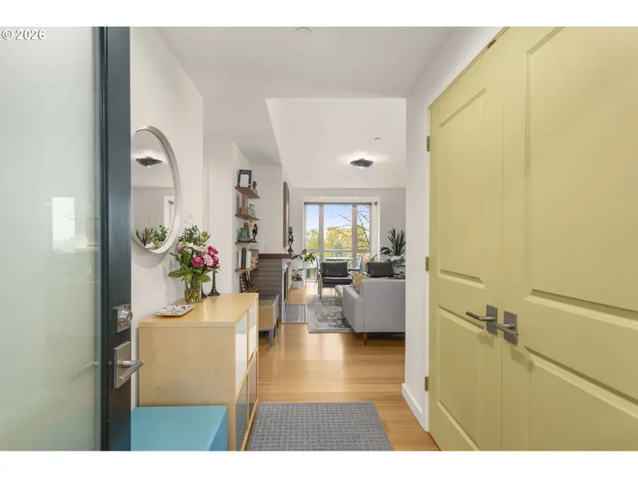 4280 S Corbett Ave #102, Portland, OR 97239 - Image #2