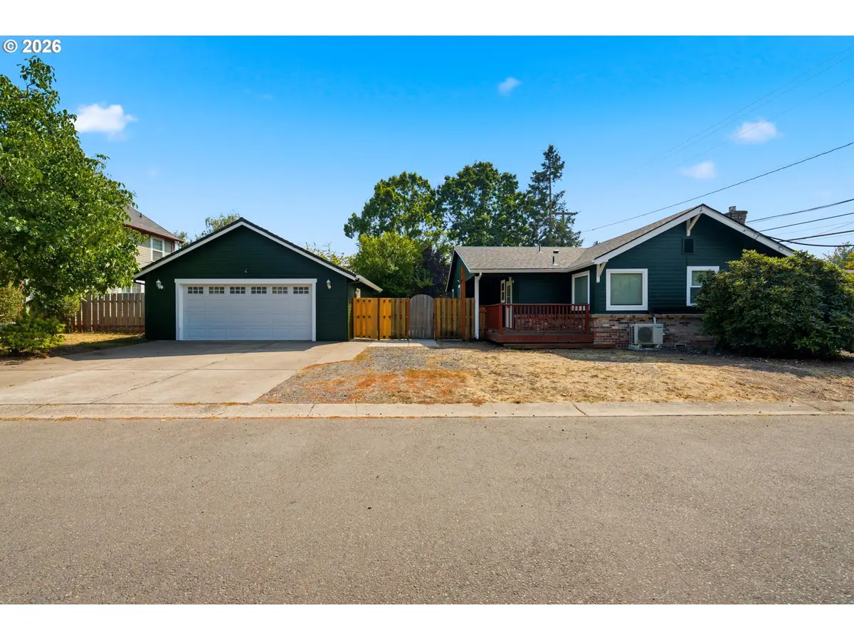 732 N College St, Newberg, OR 97132 - #1