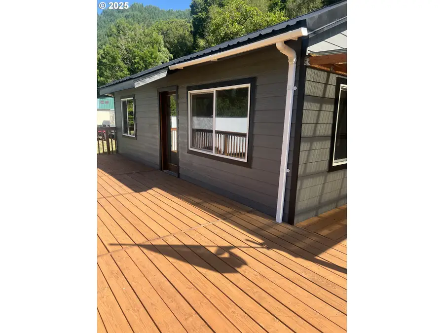 337 Main St, Scottsburg, OR 97473 - Image #2