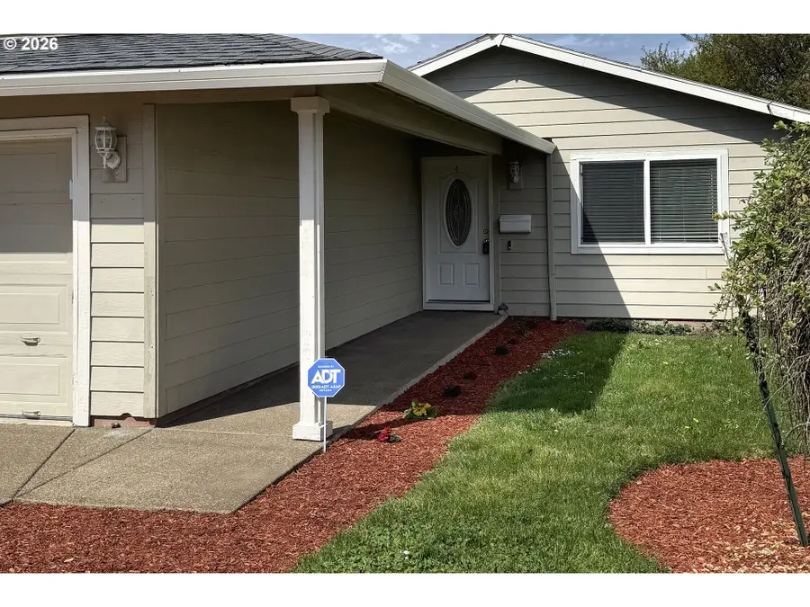 2211 23rd Ave, Forest Grove, OR 97116 - #2