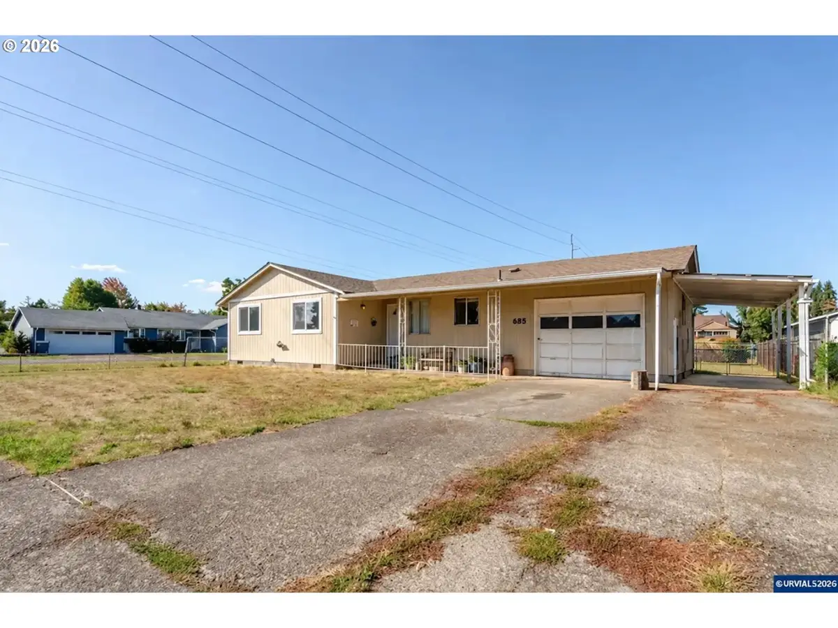 885 W Carolina St, Lebanon, OR 97355 - #1