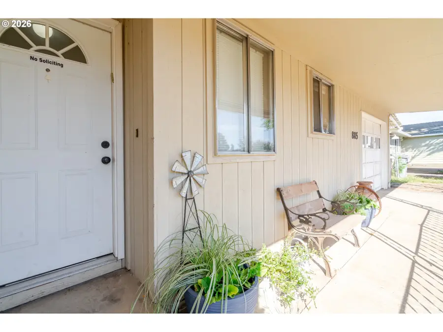 885 W Carolina St, Lebanon, OR 97355 - #3