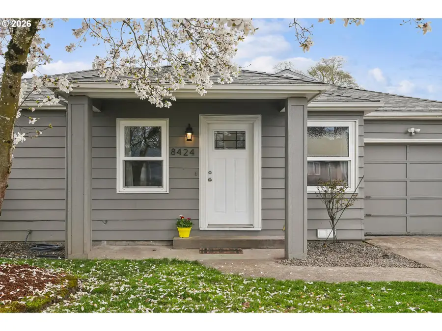 8424 SE Cornwell Ave, Northwest Clackamas, OR 97086 - #2