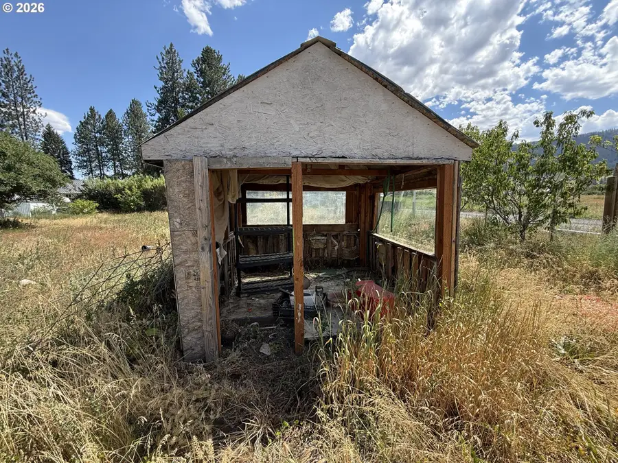 283 Bisher St, Halfway, OR 97834 - #3