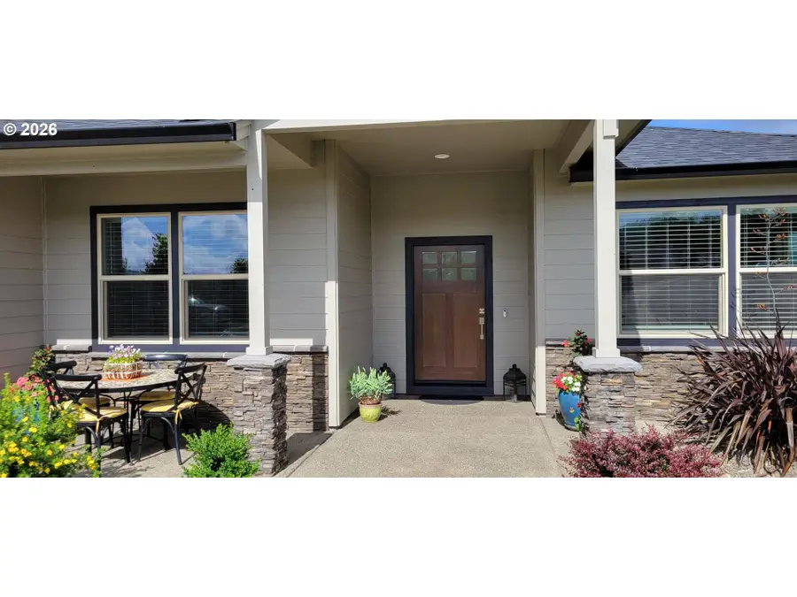 879 Pebble Crk St, Sutherlin, OR 97479 - #3
