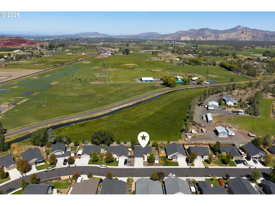 2721 NE 6th Dr, Redmond, OR 97756 - #3