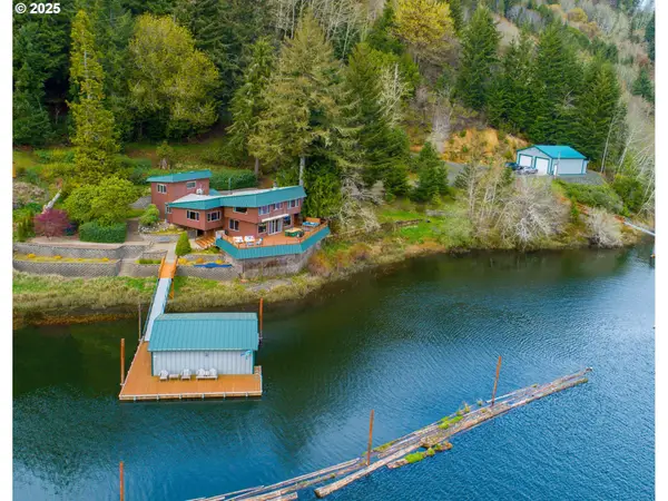 4081 S Tenmile Lake, Lakeside, OR 97449