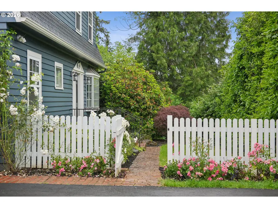 604 Van Buren St, Oregon City, OR 97045 - #3