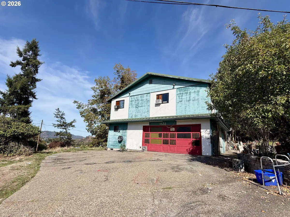 1122 SE Hawthorne Dr, Roseburg, OR 97470 - #1