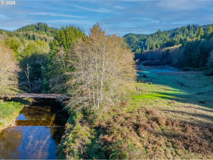 61565 Fairview Rd, Coquille, OR 97423 - Image #2