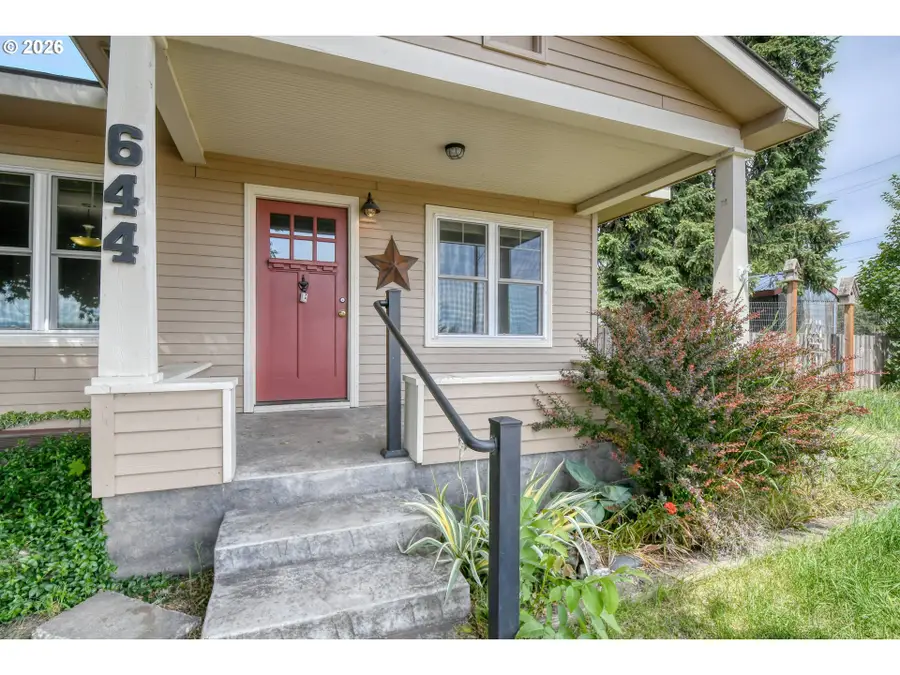 644 6th St, Athena, OR 97813 - #2