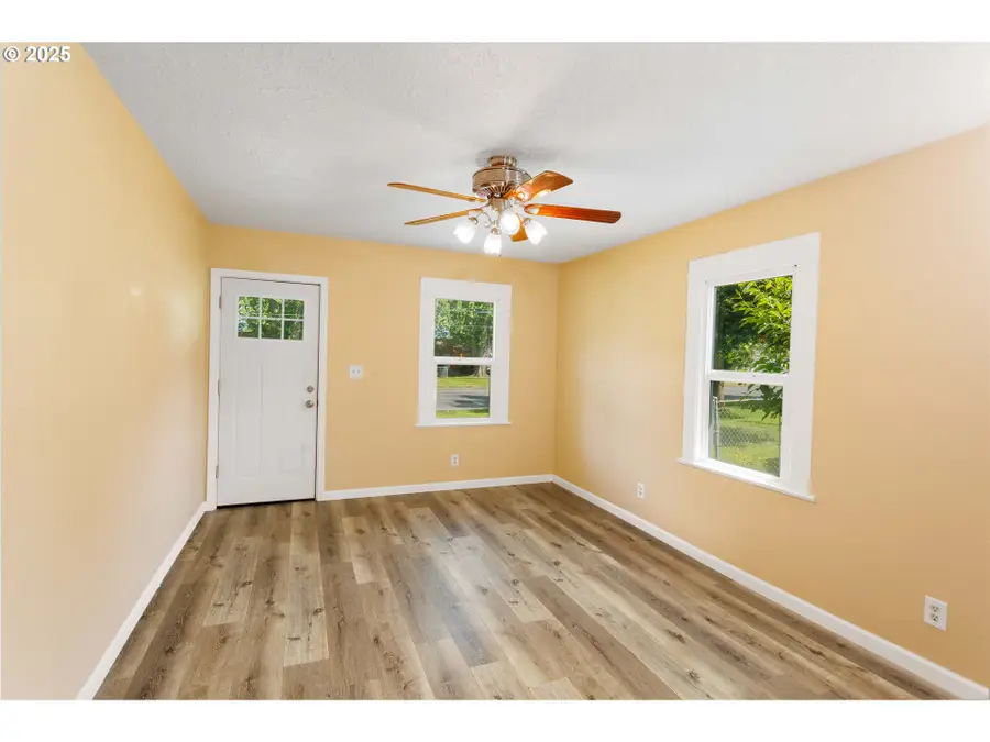 1617 7th Ave, Longview, WA 98632 - #3