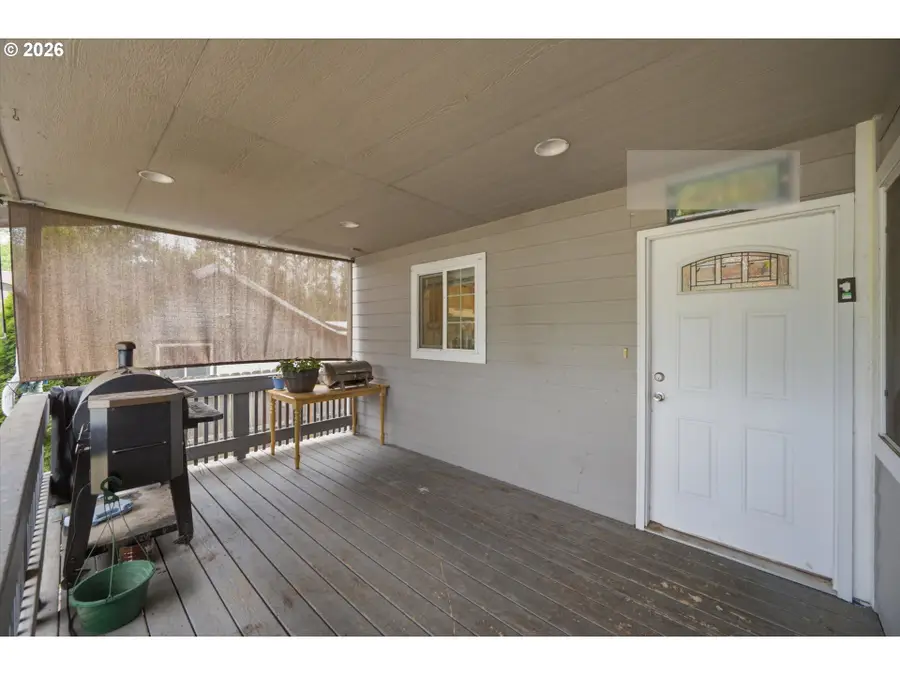 783 W Main St, Sheridan, OR 97378 - #3