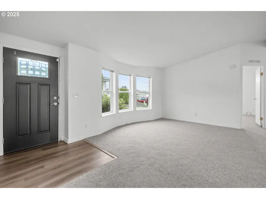 3415 Lake Vanessa Cir Nw, Salem, OR 97304 - Image #3