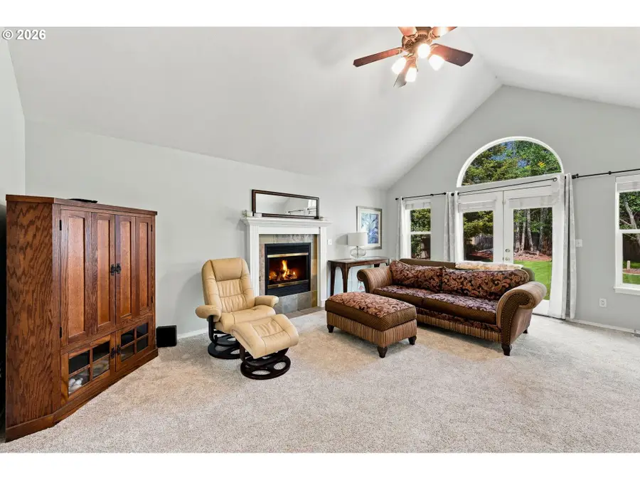 2067 NW Poplar Pl, Redmond, OR 97756 - #3