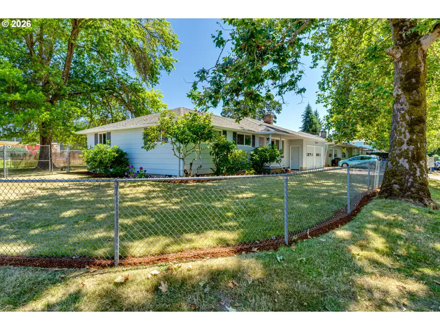 2093 Grove St, Eugene, OR 97404 - #2