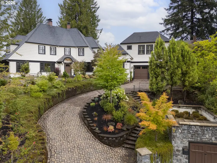 2719 SW Talbot Rd, Portland, OR 97201 - #2