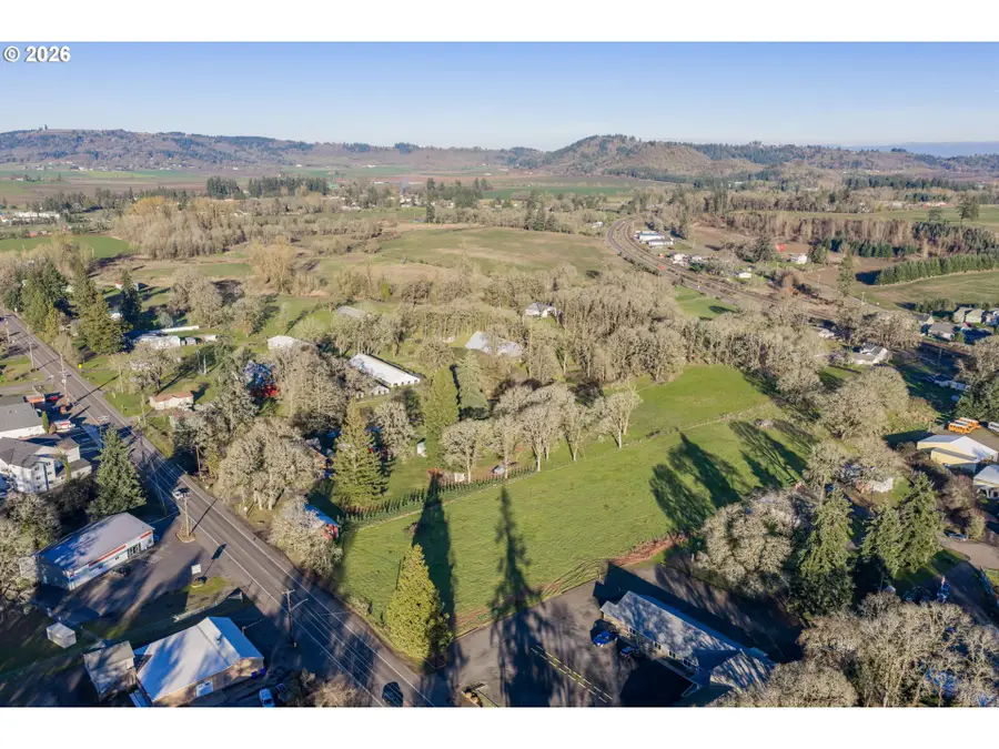 941 N 2nd St, Jefferson, OR 97352 - Image #2