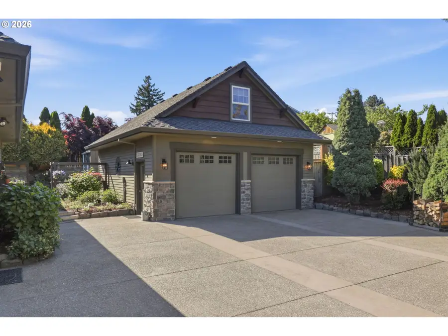 4090 Ireland Ln, West Linn, OR 97068 - #3