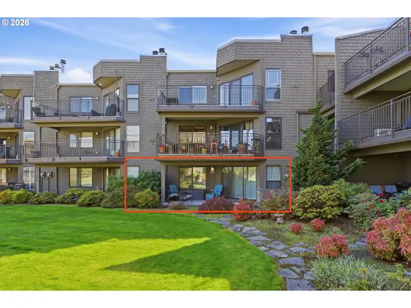 5630 S Riverside Ln #7, Portland, OR 97239