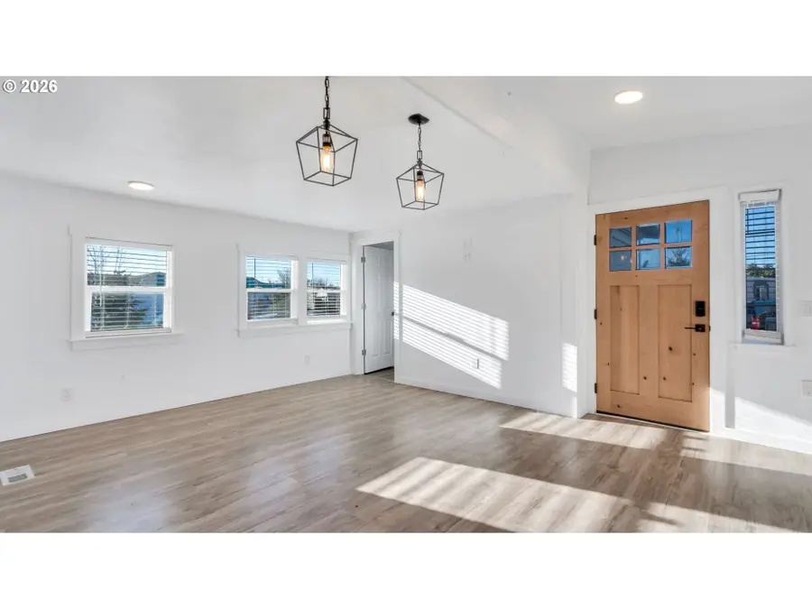 1768 38th Pl, Salem, OR 97305 - Image #2