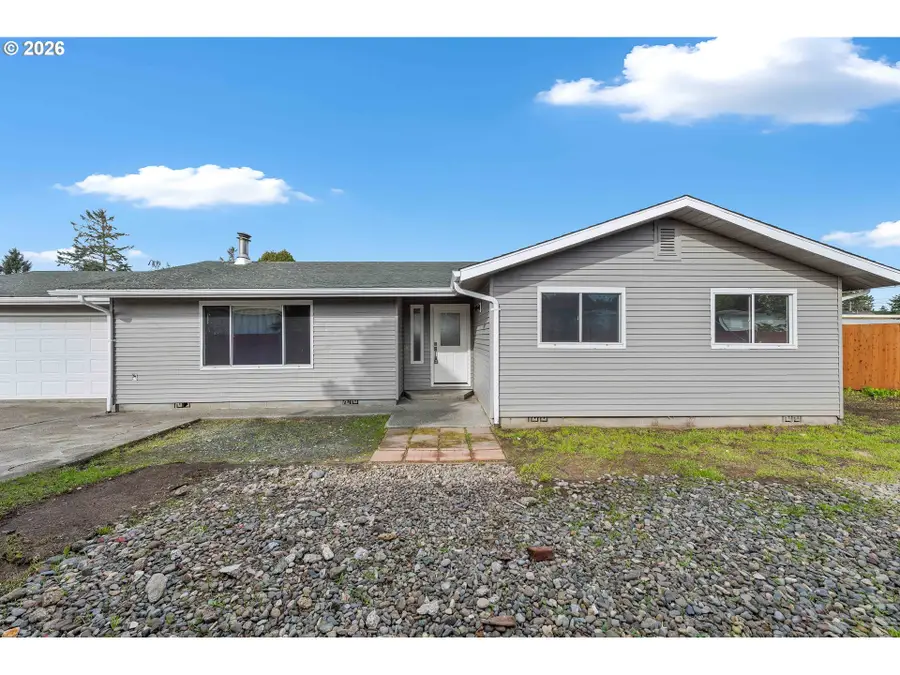 865 Seagate Ave, Coos Bay, OR 97420 - #2