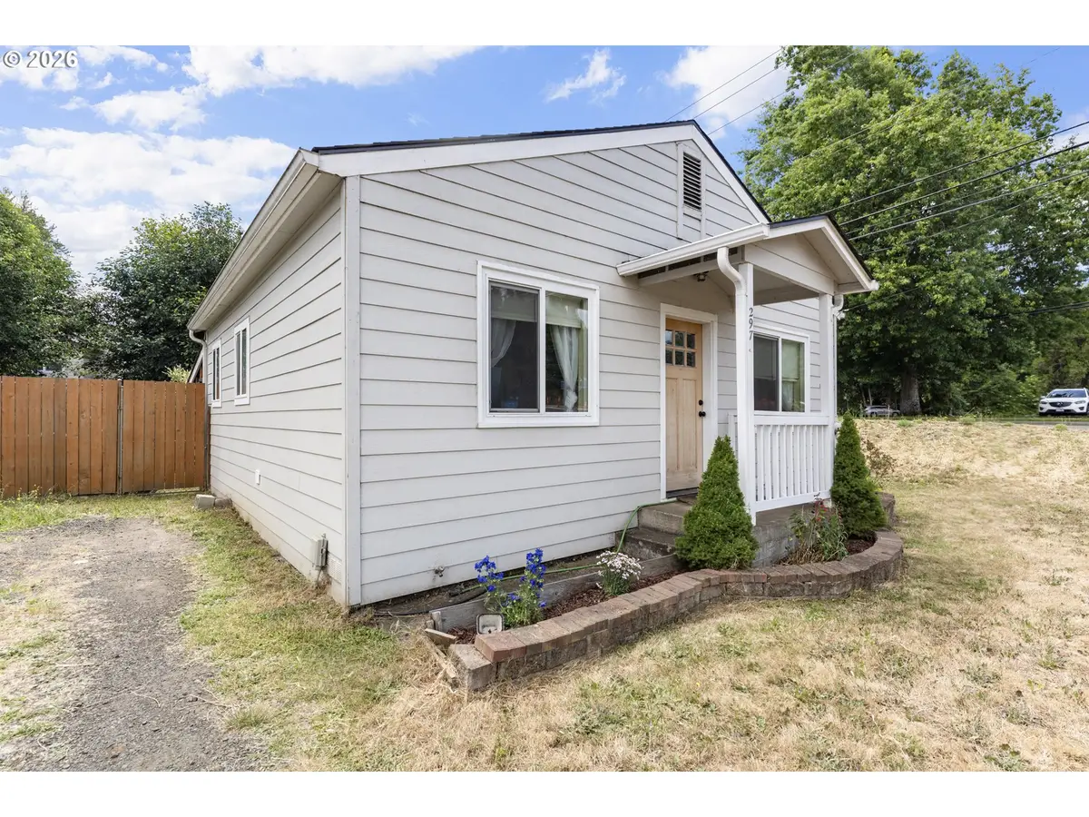 297 SW Walnut Ave, Dallas, OR 97338 - #1