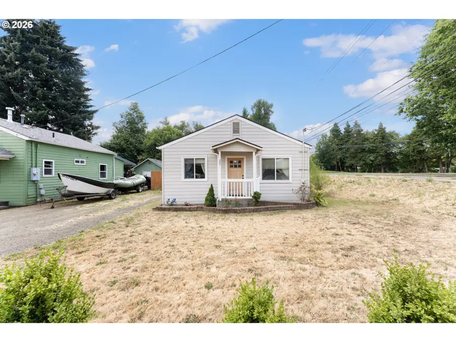 297 SW Walnut Ave, Dallas, OR 97338 - #3