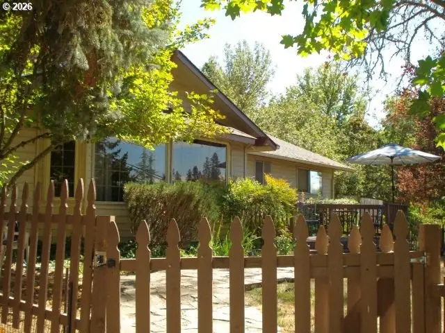 625 SE Terrace Dr, Roseburg, OR 97470 - #1