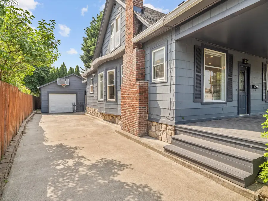 624 NE 2nd Ave, Camas, WA 98607 - #3