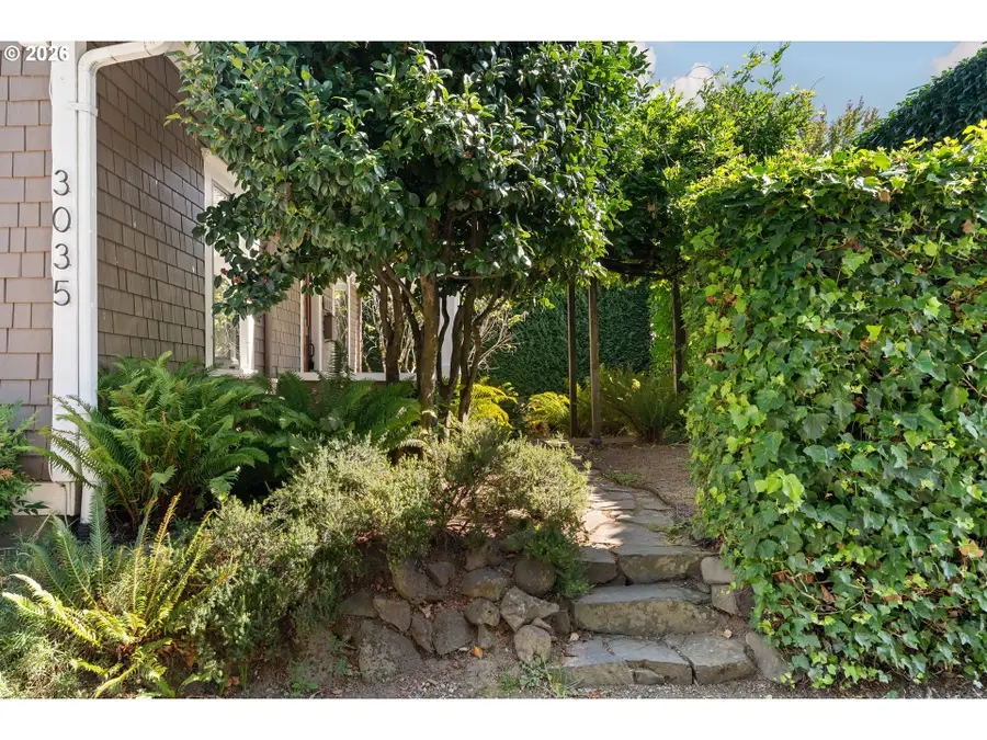 3035 SW Vermont St, Portland, OR 97219 - #2