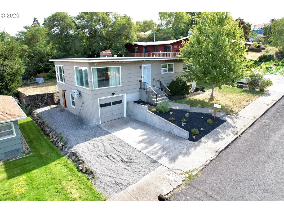 1106 Oregon St, The Dalles, OR 97058 - #1