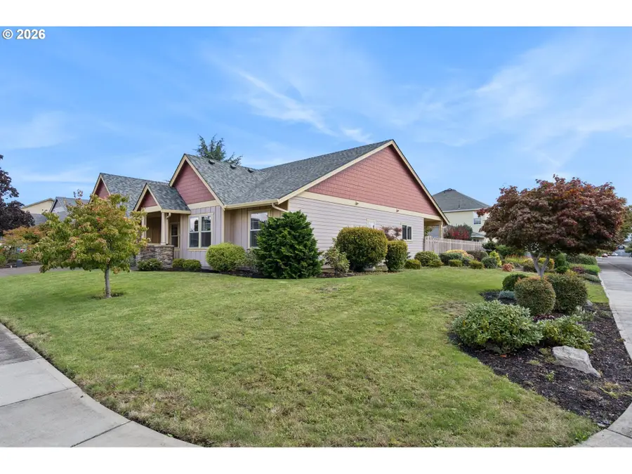 1277 Robert St, Woodburn, OR 97071 - #3
