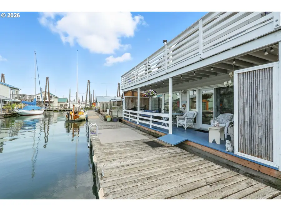 535 NE Bridgeton Rd #2, Portland, OR 97211 - #3