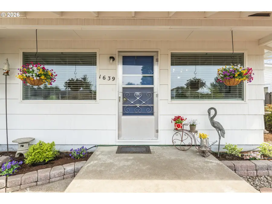 1639 Vanderbeck Ln, Woodburn, OR 97071 - #2