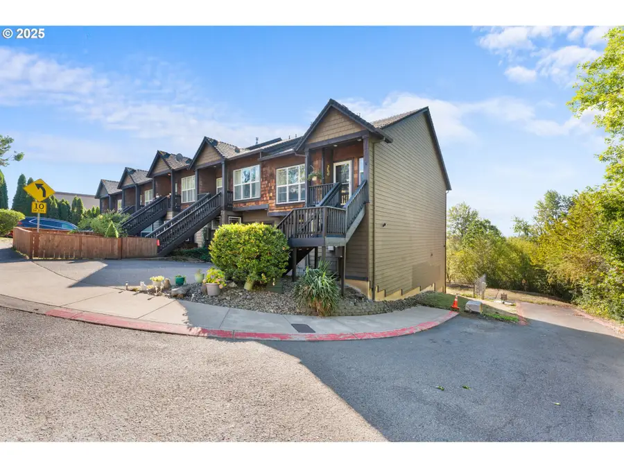 8900 SE Chloe Ln, Northwest Clackamas, OR 97086 - Image #3