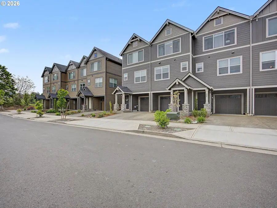 988 SW 2nd Way, Troutdale, OR 97060 - #2