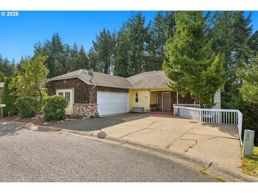 729 N 8th St, Coos Bay, OR 97420 - #2