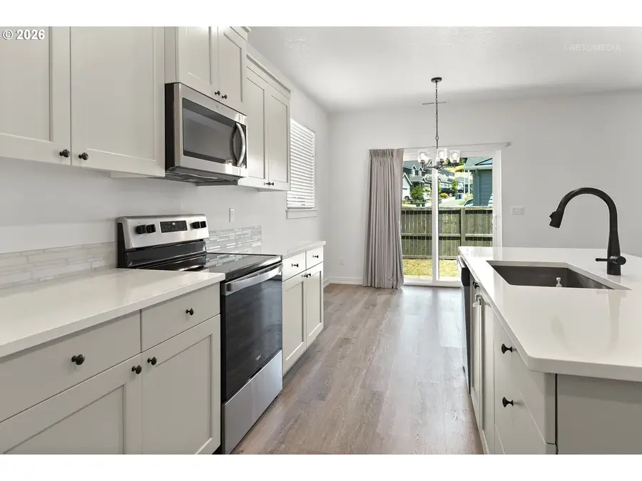 1453 NE Forest Park St, Estacada, OR 97023 - #3