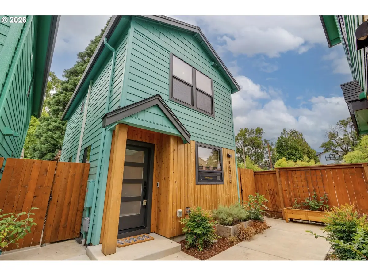 1420 SE Claybourne St #C, Portland, OR 97202 - #1