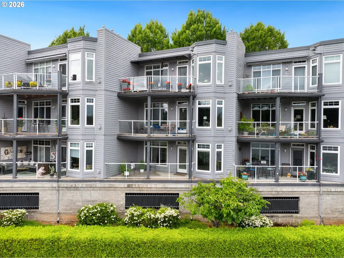 105 3rd St, Lake Oswego, OR 97034 - #1