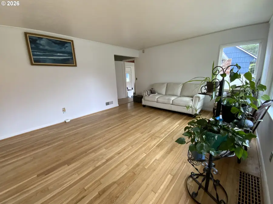 10830 NE Hancock St, Portland, OR 97220 - #2