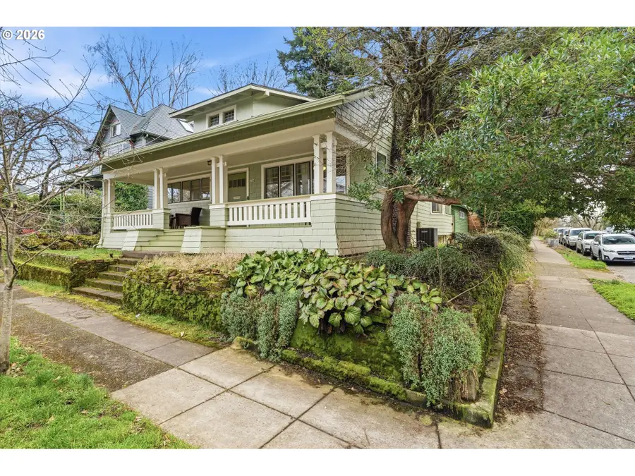 2604 SE Washington St, Portland, OR 97214 - #2