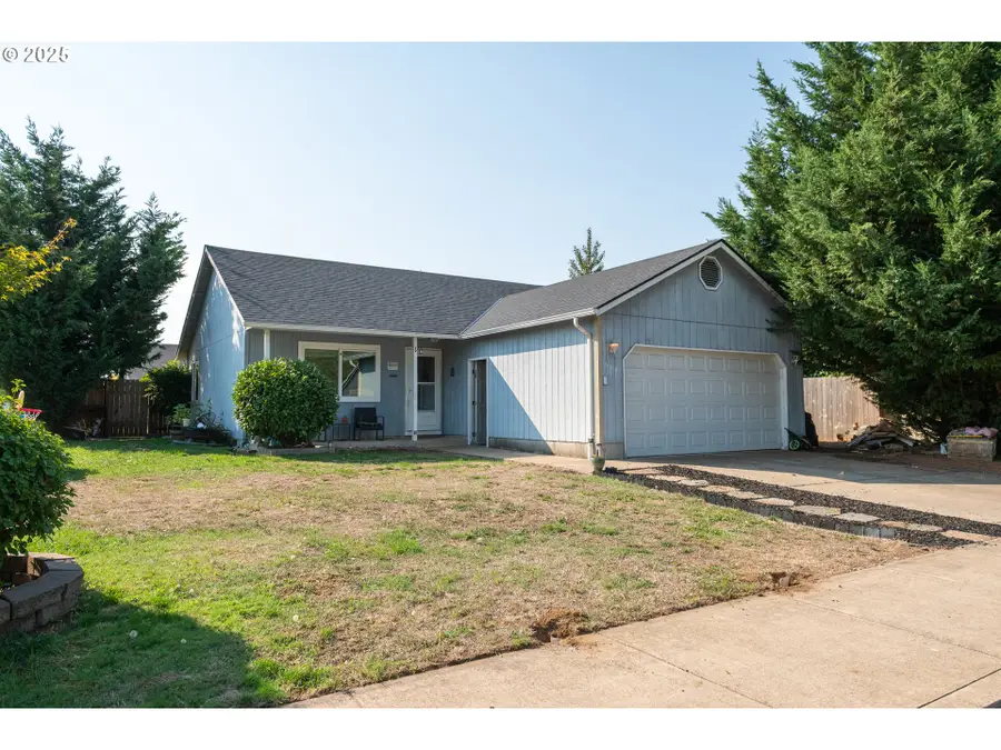 689 Blue Jay Loop, Creswell, OR 97426 - Image #2