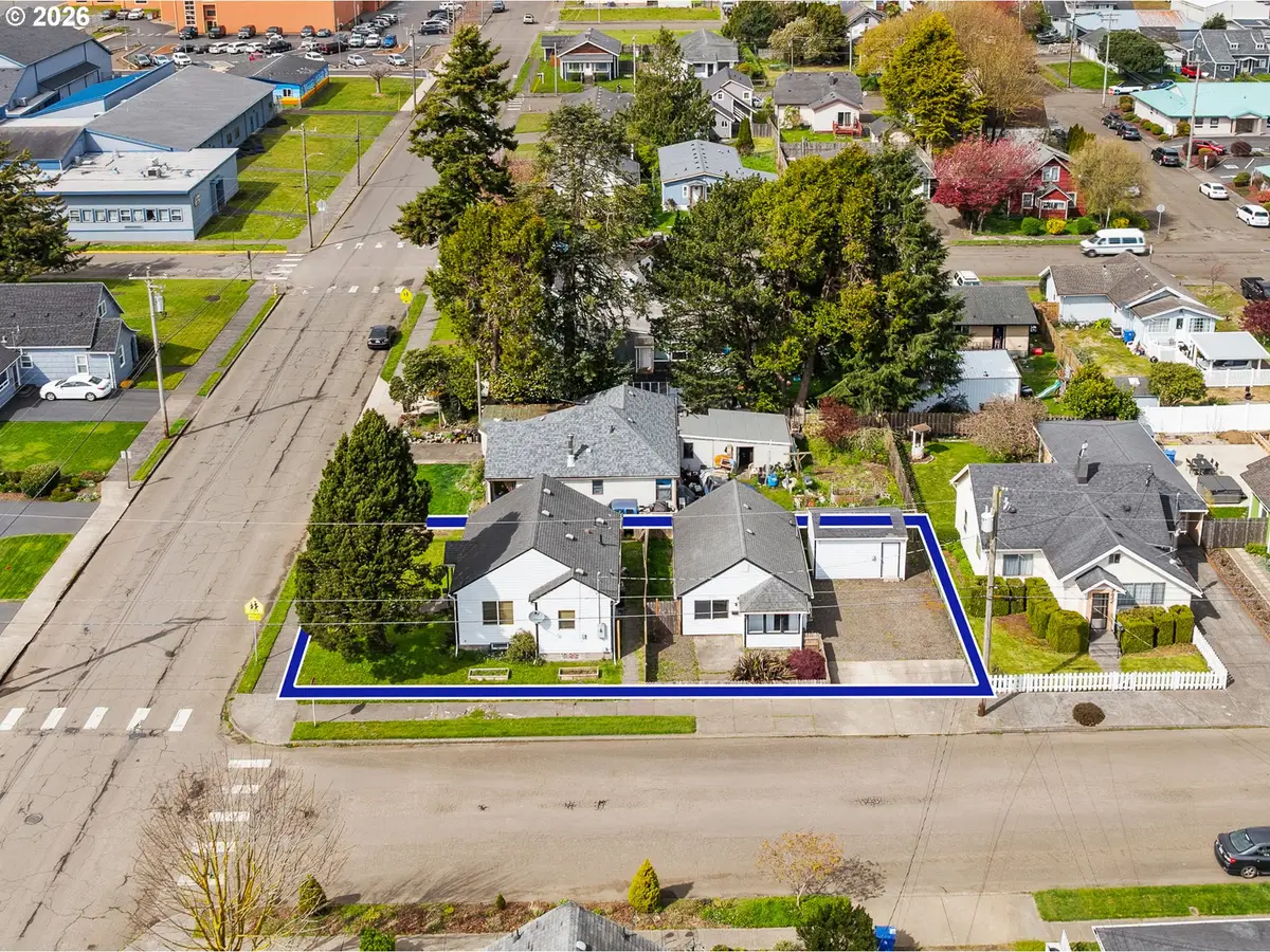 1806 10th St, Tillamook, OR 97141 - #1