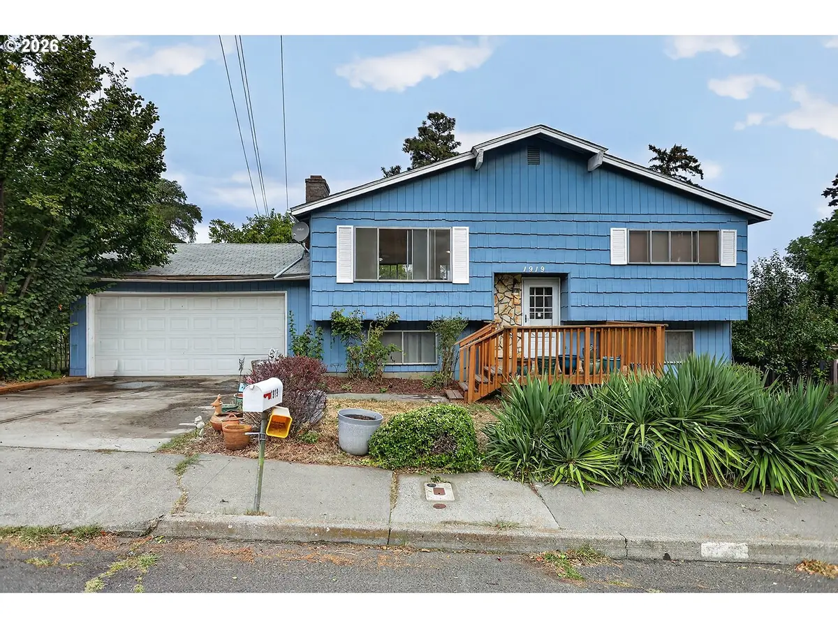 1919 Garrison St, The Dalles, OR 97058 - #1