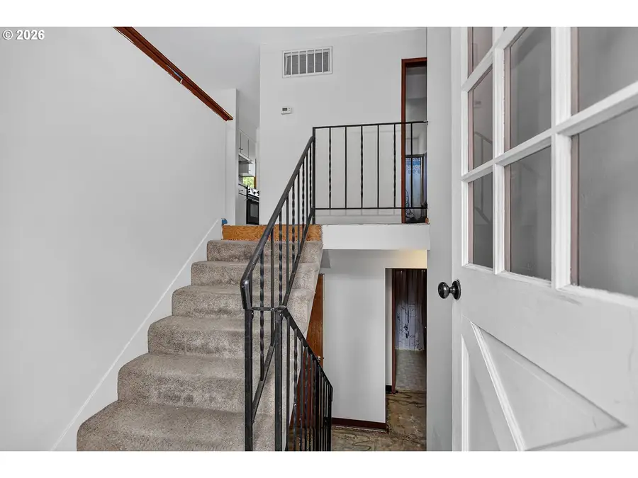 1919 Garrison St, The Dalles, OR 97058 - #2